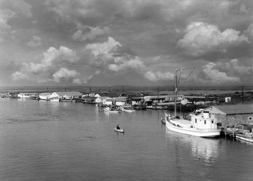Oyster Buyboat Pier Side.jpg