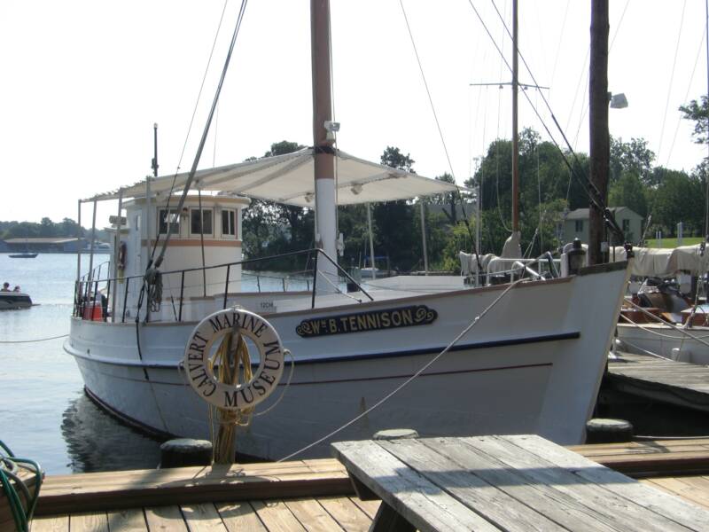 Oyster buyboat Wm. B. Tennison at Solomon's Island, Md.jpg