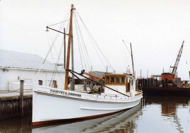 Buyboat Harvey A. Drewer at Saxis, VA in July 1982