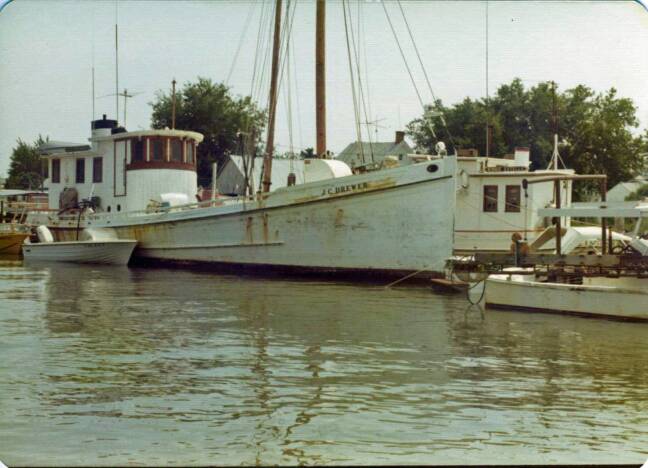 Oyster Buyboats J. C. Drewer & Winne Estelle at Edwell MD.