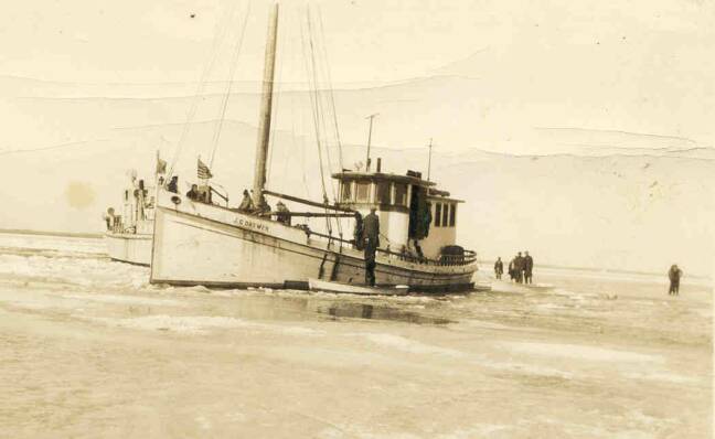 Oyster Buyboat J.C. Drewer in ice