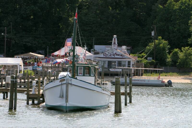 Oyster Buyboat PropWash.jpg