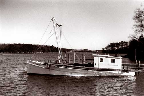Oyster Buyboat Manfield.jpg