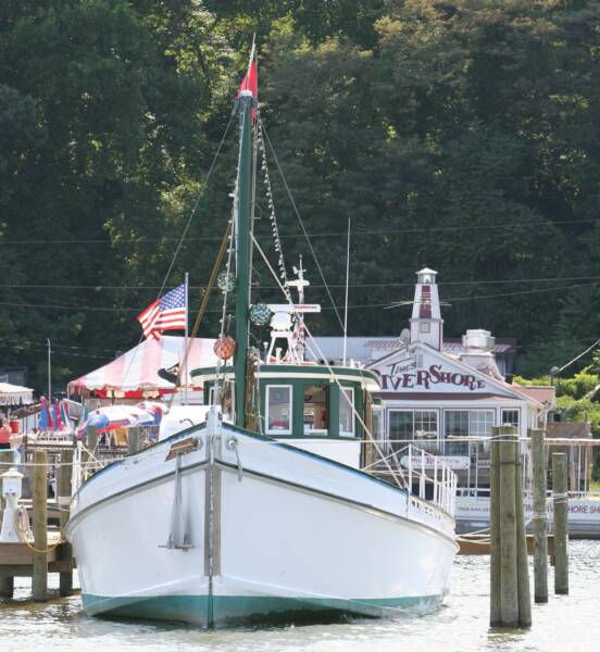 Oyster Buyboat PropWash HomePort.jpg