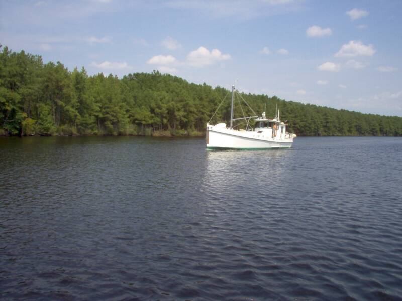wooden oyster boat on ICW.jpg