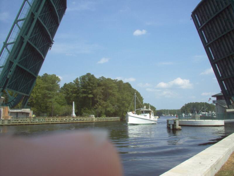 wooden oyster boat locks great bridge va.jpg