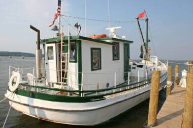 Oyster boat Photo by Daniel O'Brian