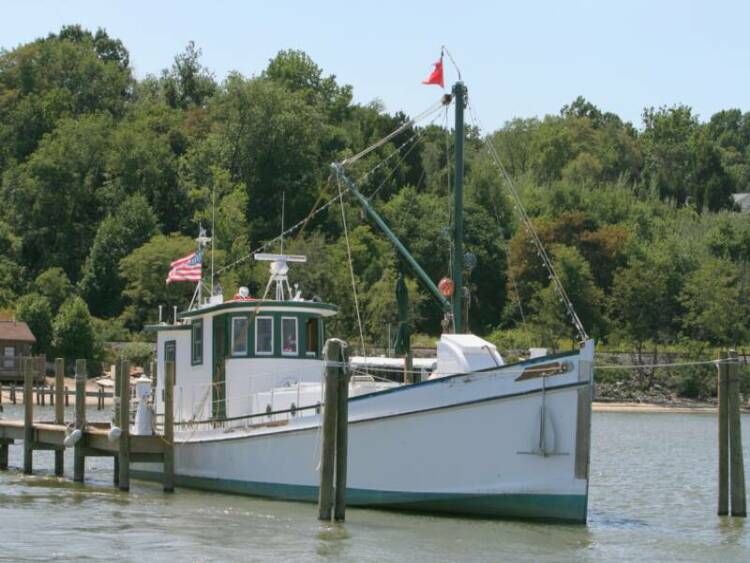 Oyster boat PropWash.jpg