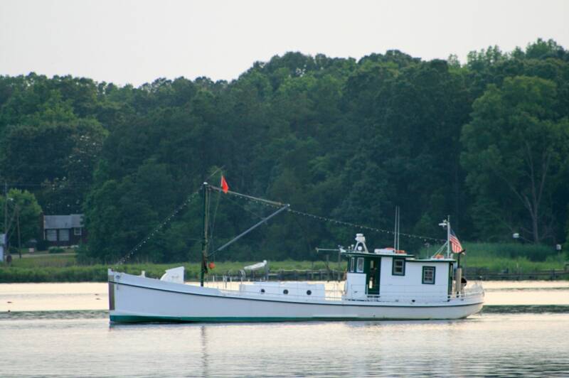 Oyster boat PropWash.jpg