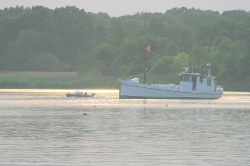 oyster boat Photo by Stacie Stinnette.jpg