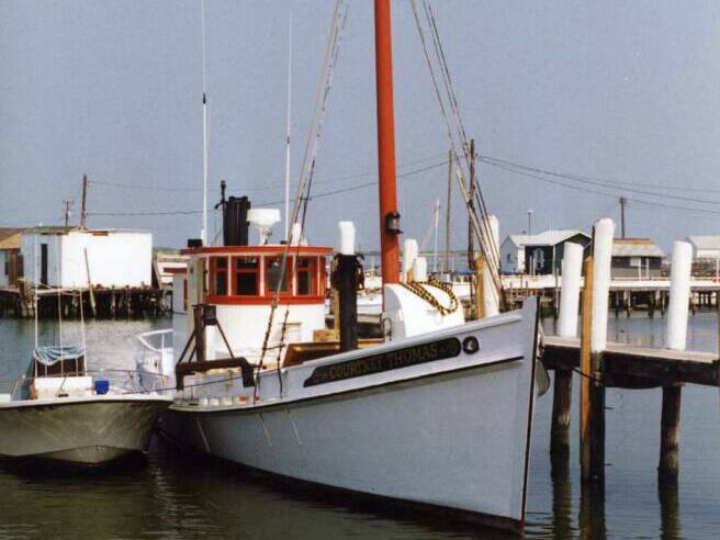 Oyster Buyboat Yamacraw, 1950's at Saxis Island, VA