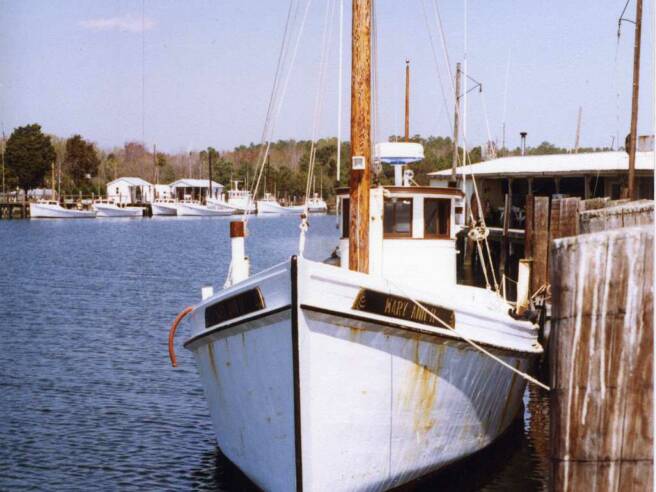 Oyster Buyboat Yamacraw, 1950's at Saxis Island, VA