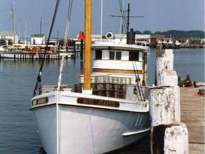 Oyster Buyboat Yamacraw, 1950's at Saxis Island, VA