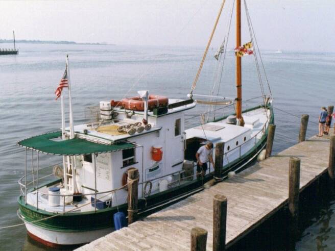 Oyster Buyboat Yamacraw, 1950's at Saxis Island, VA