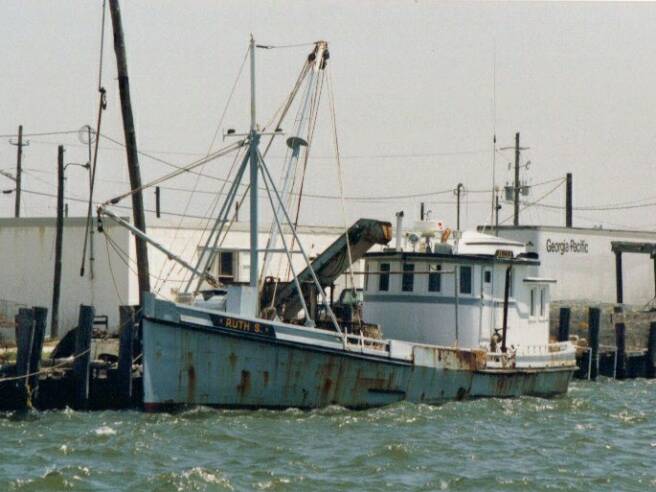 Oyster Buyboat Yamacraw, 1950's at Saxis Island, VA