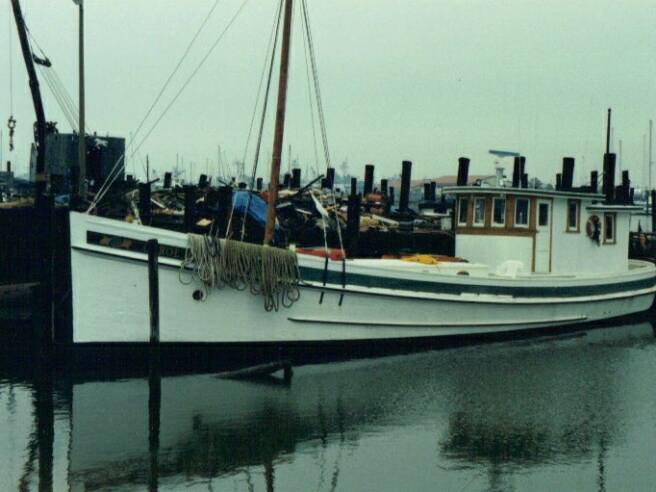 Oyster Buyboat Yamacraw, 1950's at Saxis Island, VA