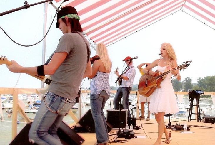 Taylor Swift at Fairview Beach, Virginia